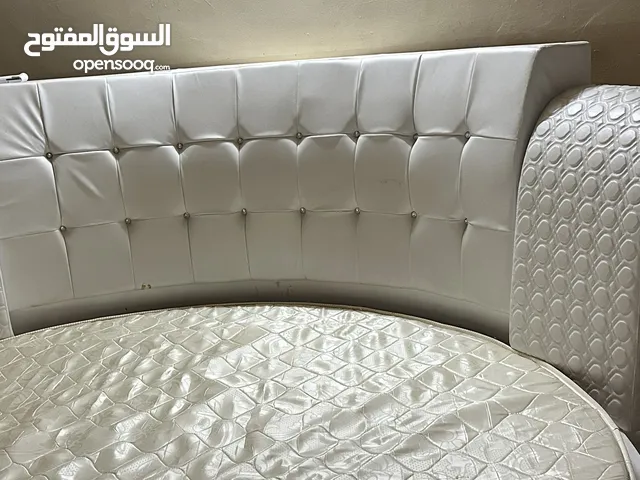 كرفايه غرفة نوم مع الكبت للبيع