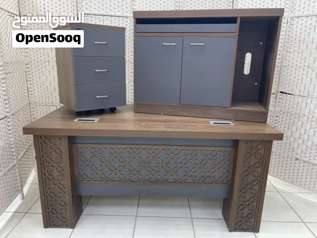 مكاتب خشب جديدة بمقاسات وألوان متعددة – تصميم أنيق وجودة عالية