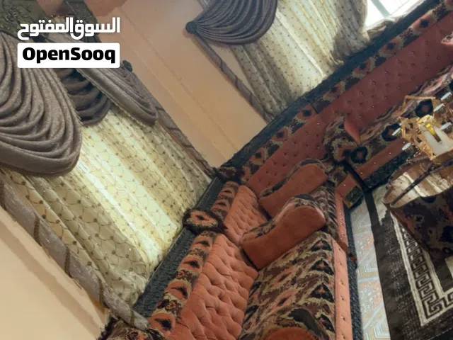 مجلس خليجي تفصيل خشب ثقيل