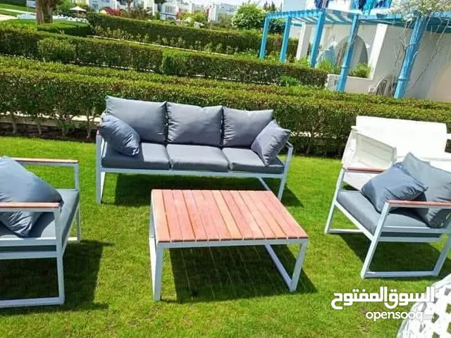 طقم حديد شيك جدا للحدائق و الأماكن الخارجية