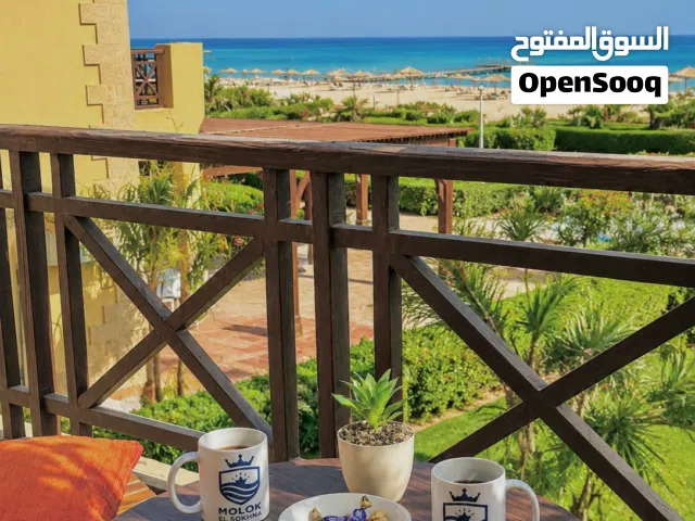 فيلا للإيجار في العين باي - العين السخنه صف اول بحر عائلات فقط