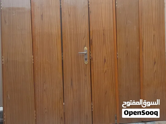 باب استقبال جديد بدون چرچوبة نظيفة