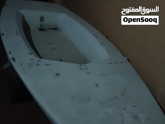 قارب شراع للبيع معاه مجذافه وعربانته واموره كلها تمام
