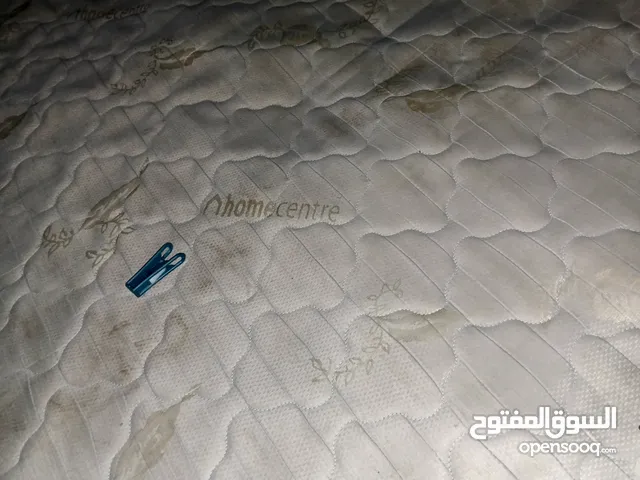 فرشت تخت مزوج بحالت الجيد جدا انا محتاج مصاري وعشان هيك بدي أبيعها