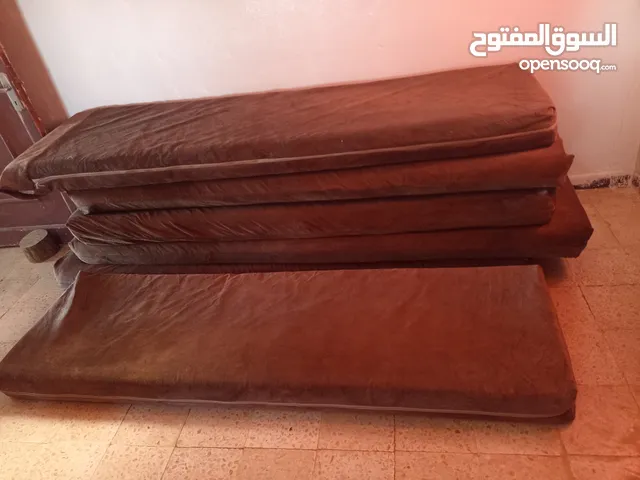 فرشة اسفنج عدد6 بحال الجديد  فرش جديد