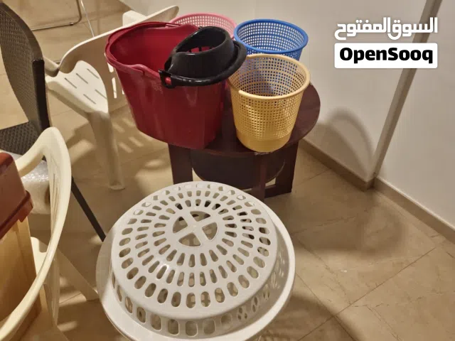 كراسي واكسسوارات منزل بلا ستيكية