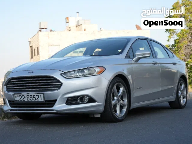 2015 فورد فيوجن SE