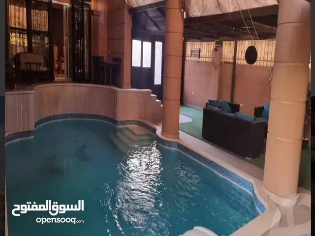 فيلا خاصه للبيع بالبنفسج 10فيلات قريبه من الواتر واى