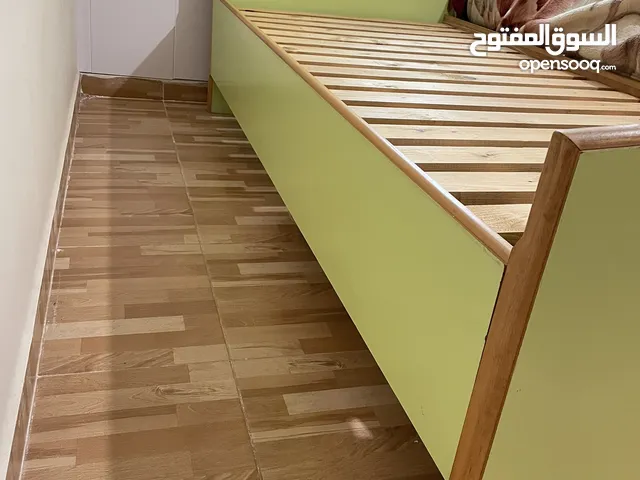 تخت مفرد تفصيل خشب زان