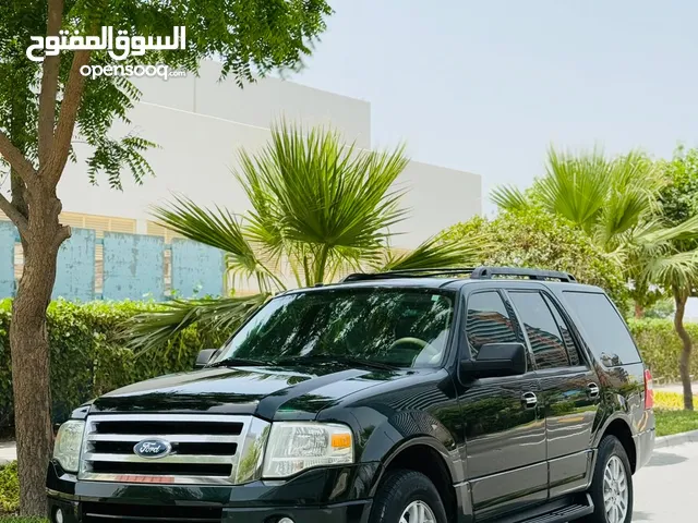 Ford Expedition XLT Year-2014. 1 year Passing & insurance till August-2026. 7 seater Family jeep.