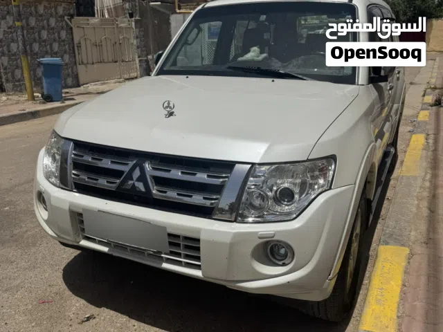2013 Mitsubishi Pajero GLS