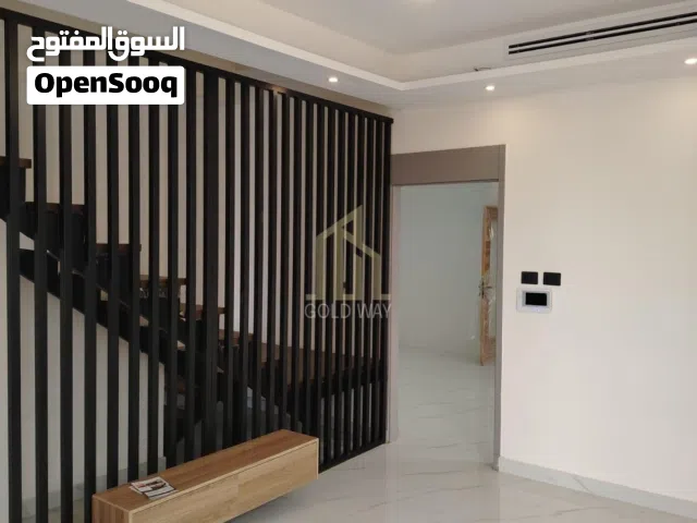 في أرقى مناطق الصويفية شقة اخير مع روف 260م بتشطيبات راقية /ref 1206