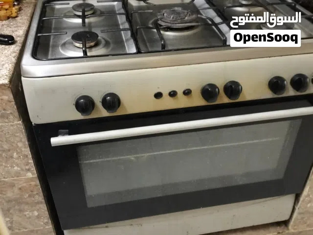 طباخة الربيع مع سلندر الغاز