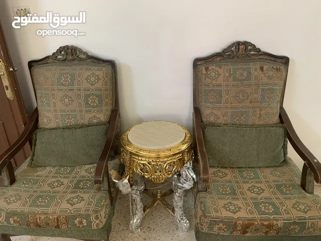 غرفه ضيوف مع طاوله