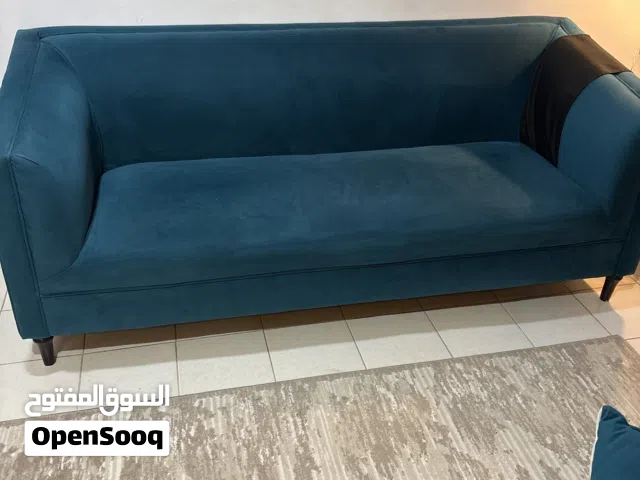 للبيع كنب ثلاثة قطع