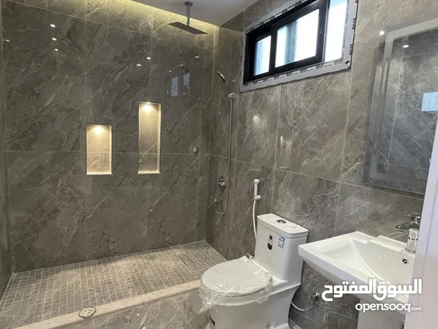 200 m2 5 Bedrooms Villa for Rent in Al Madinah Shuran