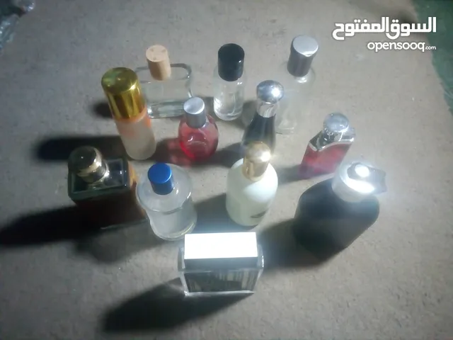 علب عطر رجالي فارغه للبيع 36 علبه للبيع ب6 دنانير اربد نهايه شارع فلسطين غرب مسجد العباس
