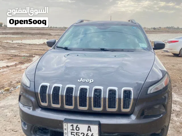 2017 جيب شيروكى Latitude LUX