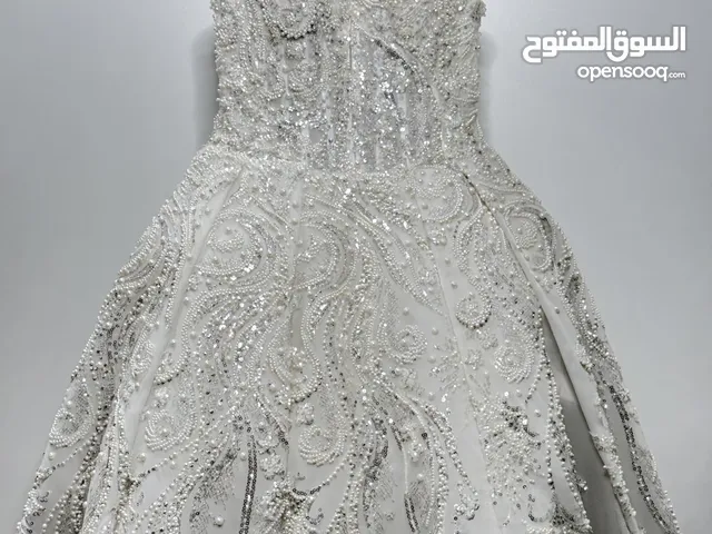فستان زواج ابيض مطرز لولو
