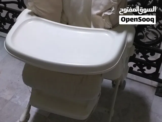 كرسي للأكل مستعمل