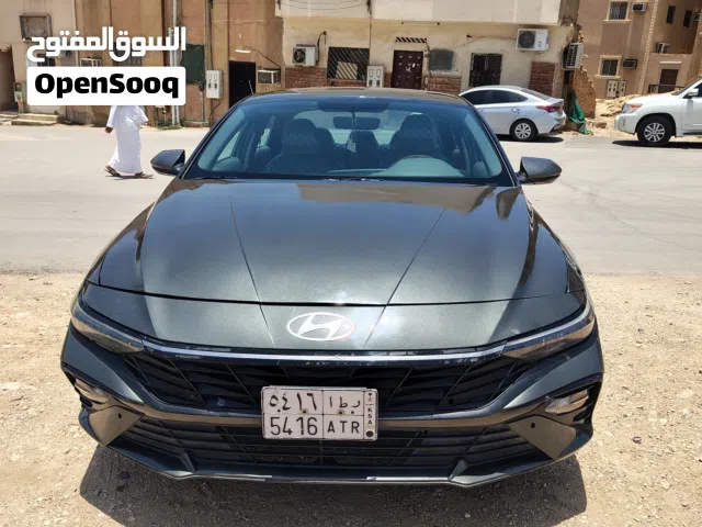 2024 Hyundai Elantra Standard