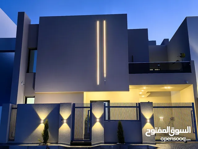 325m2 3 Bedrooms Villa for Sale in Tripoli Al-Serraj