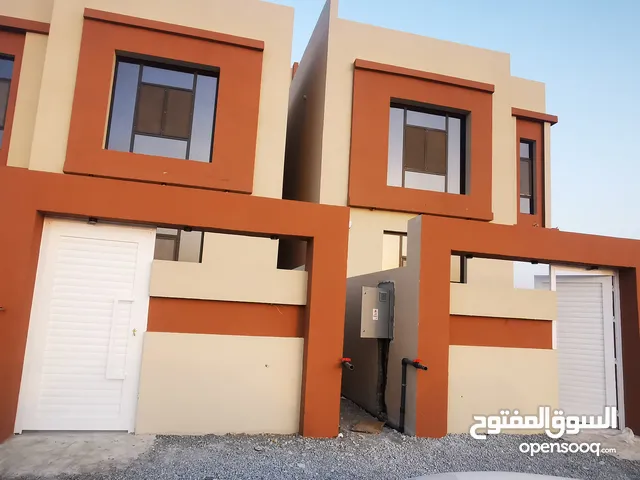 توين فيلا للبيع في حي الشاطئ ولاية قريات