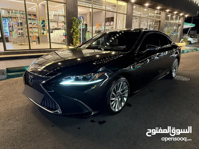 Lexus es300h 2019