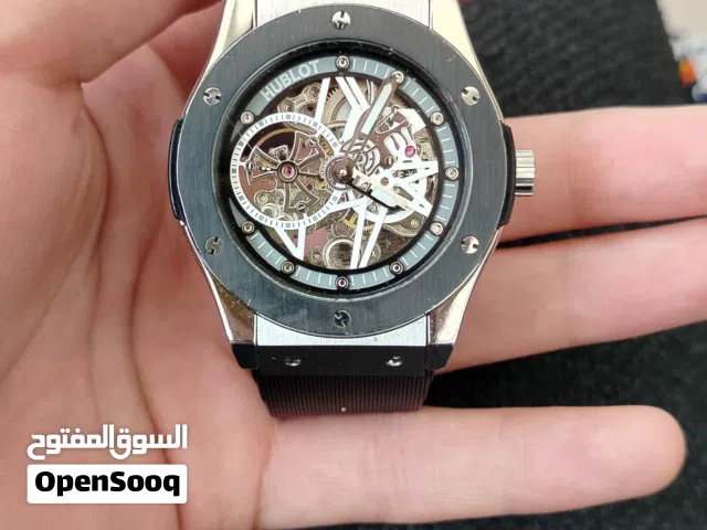 ساعة هوبلوت جايه من المانيا  وحده ( 1 ) و السعر مناسب و بيها مجال للجاد