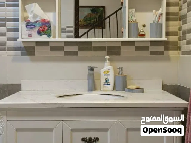 مغسلة مع المرايا للبيع