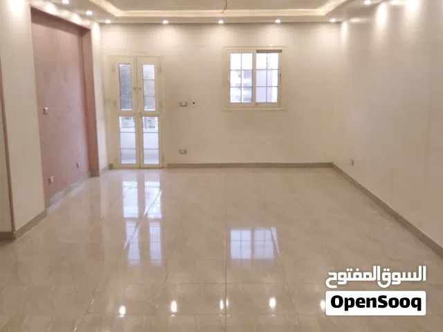 شقة فاخرة للبيع  واجهة كاملة مسجلة شهر عقاري – مدينة الأمل – أمام محور كمال عامر مباشرة