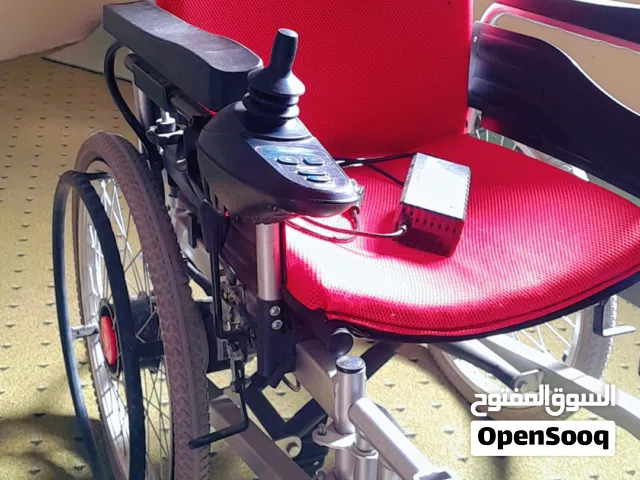 كرسي متحرك شبه جديد