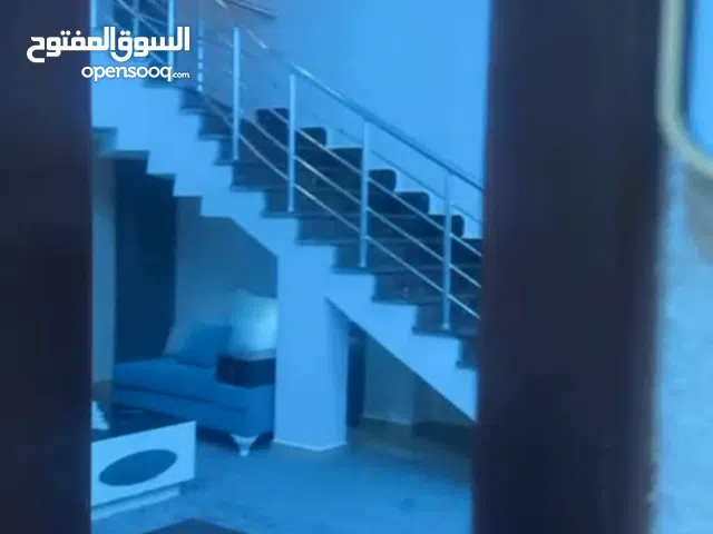 منزل للبيع أو التبديل المكان قرية صالح قريب من الرئسي قطران الى باب المنزل