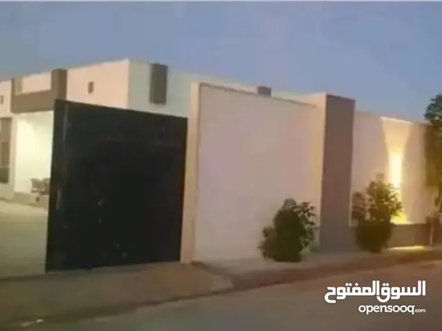 140 m2 3 Bedrooms Townhouse for Rent in Tripoli Tajura