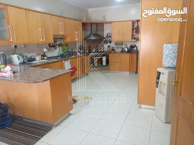 325m2 4 Bedrooms Apartments for Sale in Amman Al Gardens