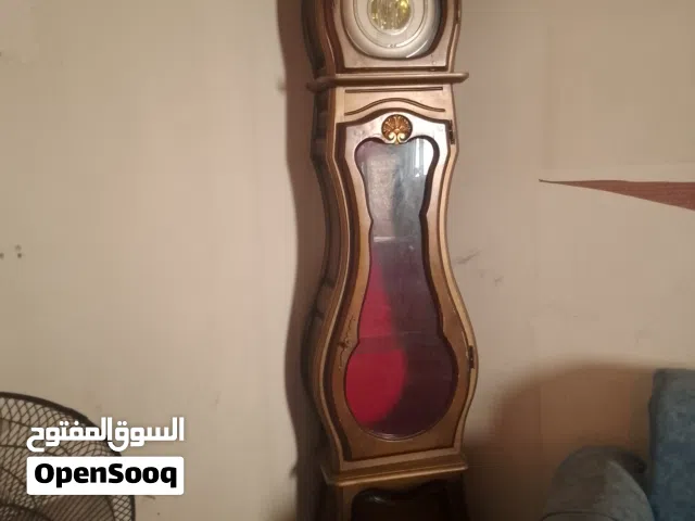 ساعة كلاسيك قديمة