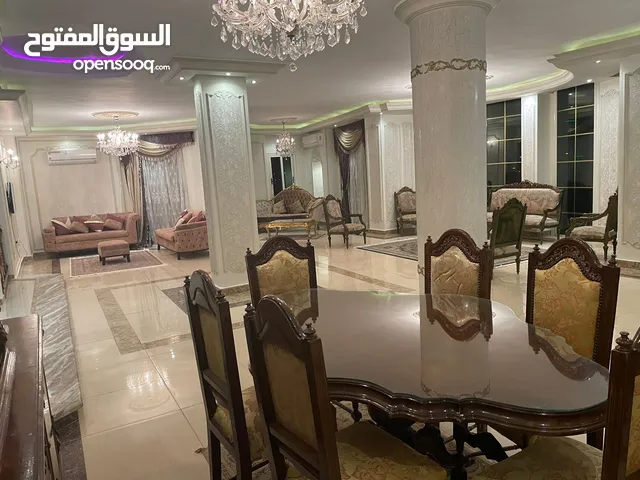 شقة فندقية 3 غرف مدخل خاص للايجار ايام و مدد بكمبوند بالشيخ زايد