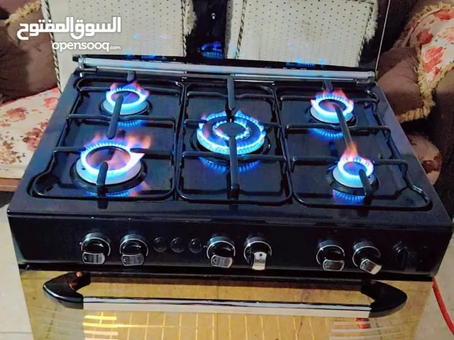غازي يونيفرسال ايطالي لون اسود 80سم مجدد بالكامل كهرباء الفرن شغاله نار زرقاء للطهي يوجد كفاله تهري