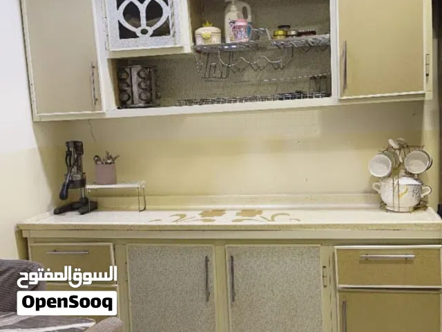 كاونتر للبيع نضيف أربع قطع كله مرمر