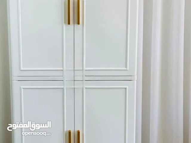 خزانة مصنوعة من البلاستيك القوي المتين،