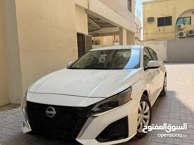 Used Nissan Altima in Ajman