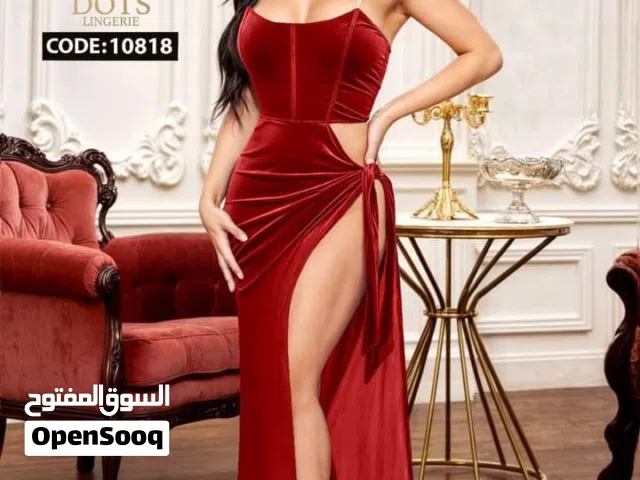 مخيطة لتفصيل وتصليح الملابس