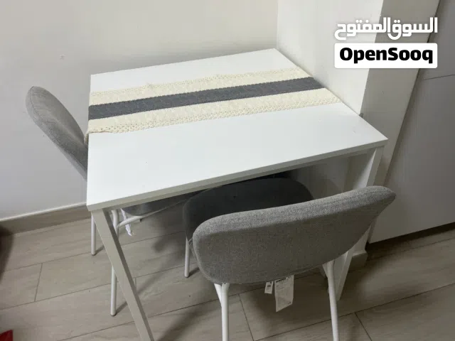 طاولة طعام مع كرسيين استخدام خفيف من ايكيا