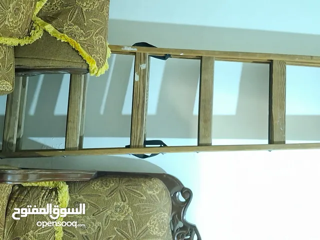 سلم خشب ثقيل