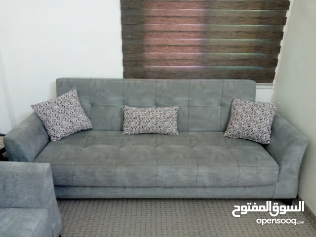 طقم كنب وصوفا بيد بنفس الوقت 8 مقاعد بحالة الوكالة