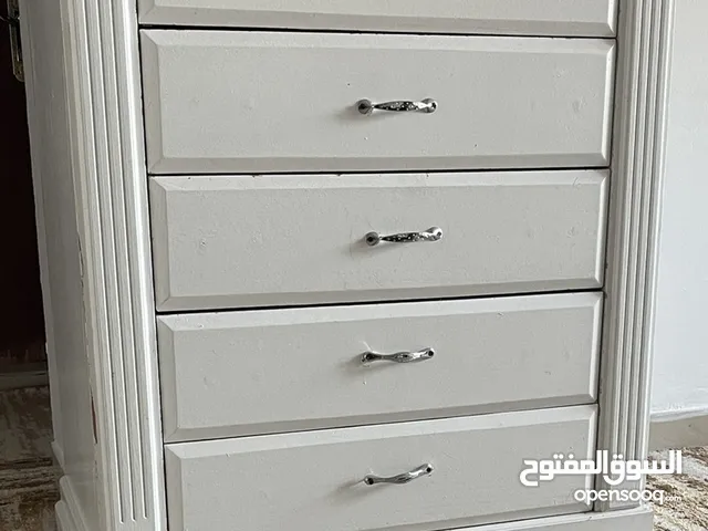 خزانة أدراج عرض متر واحد