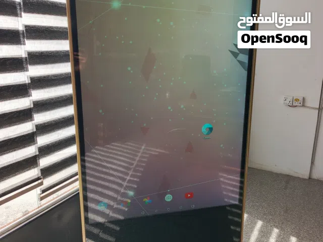 شاشة عرض اعلانات  بحالة ممتازة