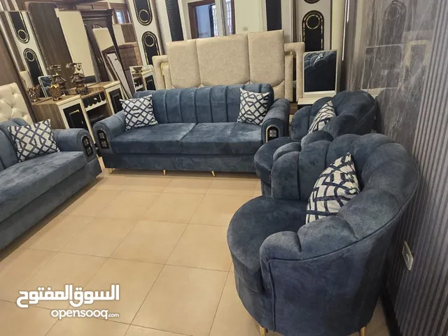 عفش بيت فخم بحال الوكاله يتكون من غرفه نوم وكهربائيات وكورنر جديد وطقم طربيزات أمريكي جديد