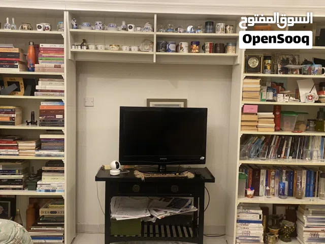 Book shelf you can take piece piece also it’s from ikea/مكتبه واكسسورات من أي كيا