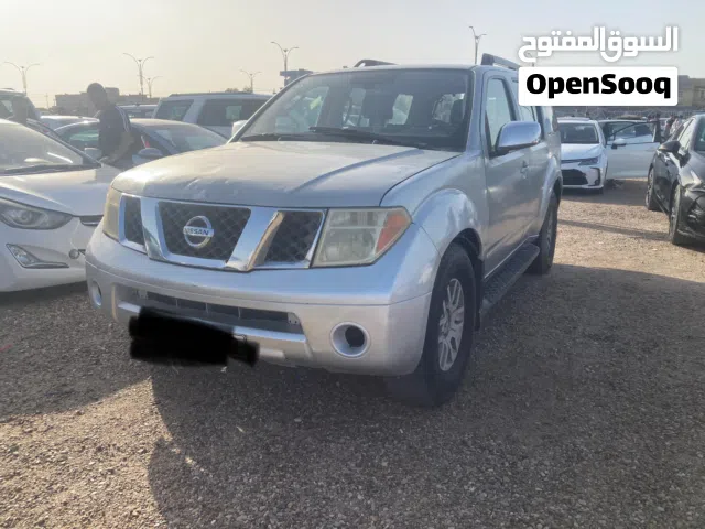 2006 نيسان باثفايندر Standard